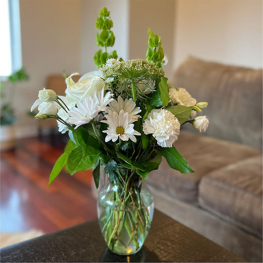 Classic Ivory – A Florist Original – Bloom Balloon Llc, Newark DE