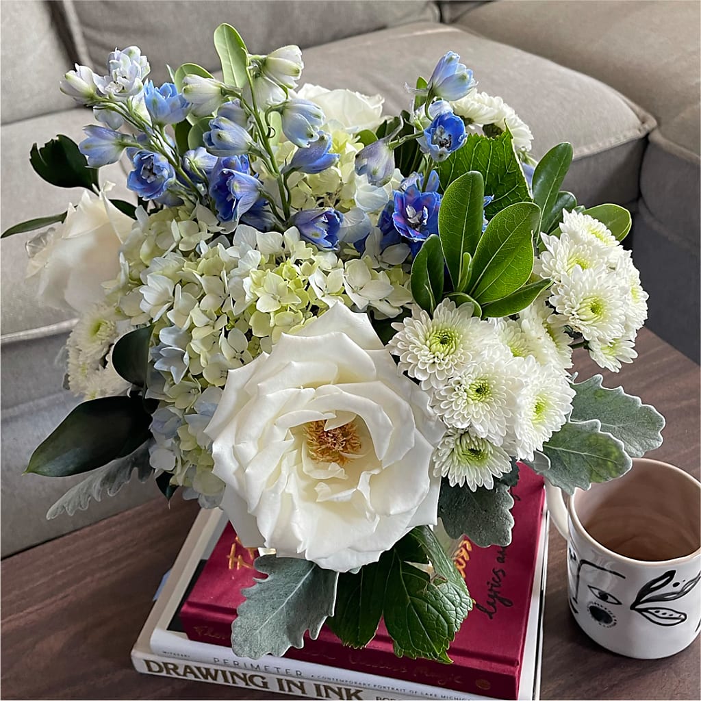 Clear Skies Bouquet –  Bloom Balloon Llc, Newark DE
