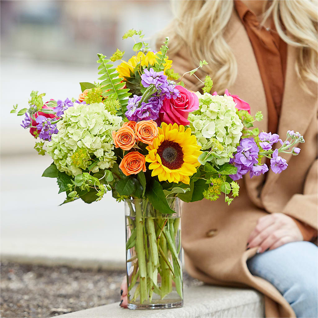 Vibrant Greetings Bouquet –  Bloom Balloon Llc, Newark DE